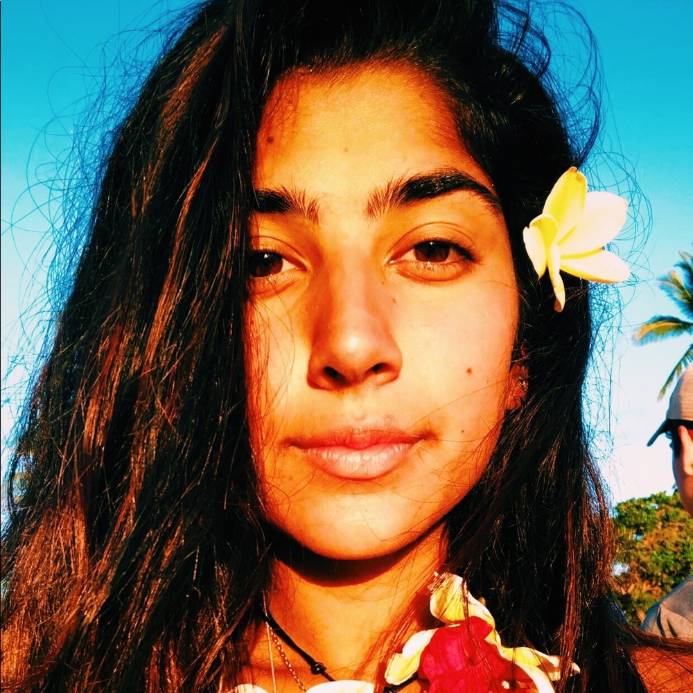 Meet your Posher, Henna